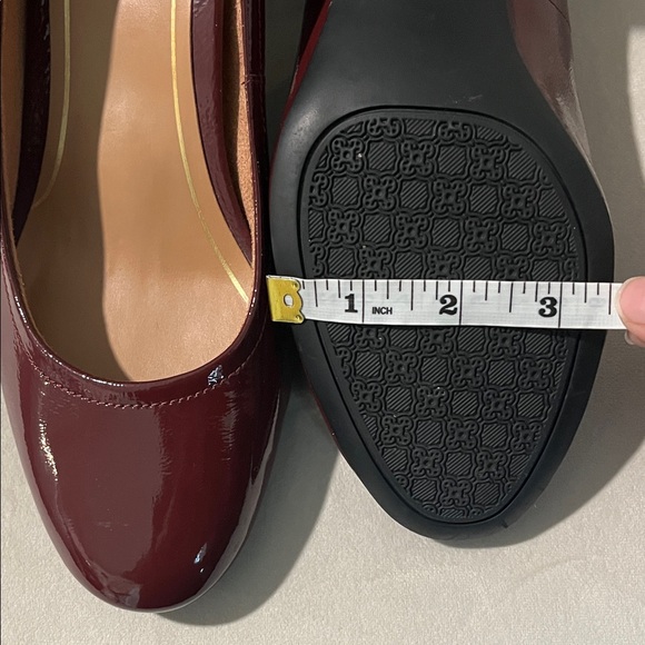 Vionic Elegant Patent Burgundy Women's Pumps - Picture 7 of 7